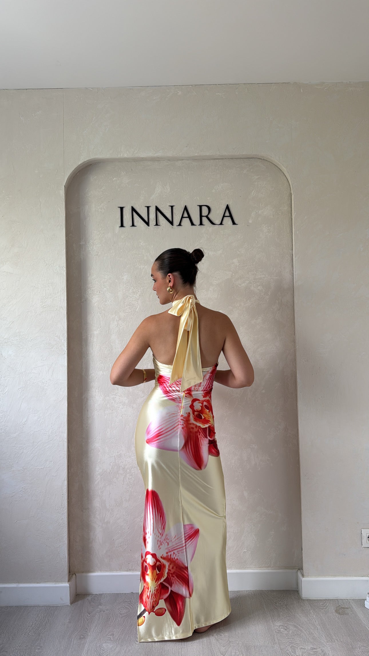 Robe en satin fleurie - Jaune