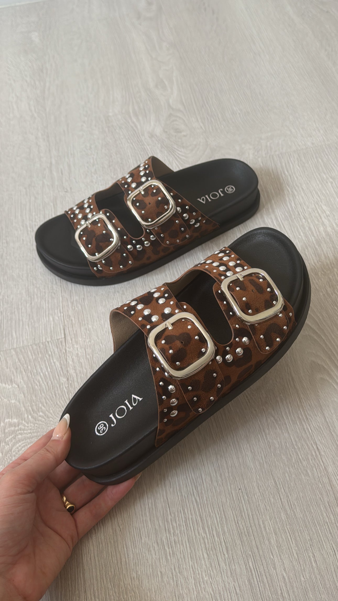 Sandales léopard