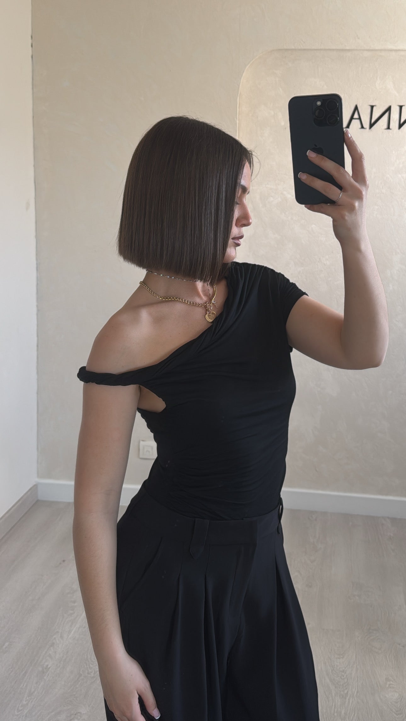 Top asymétrique noir