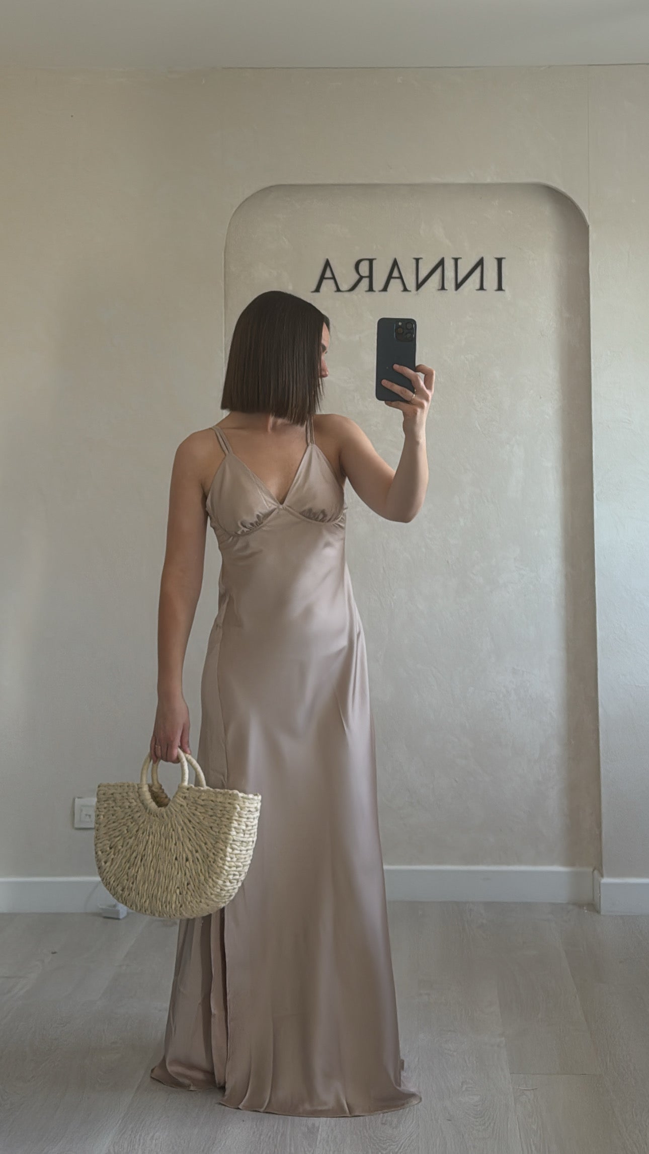 Robe satiné beige