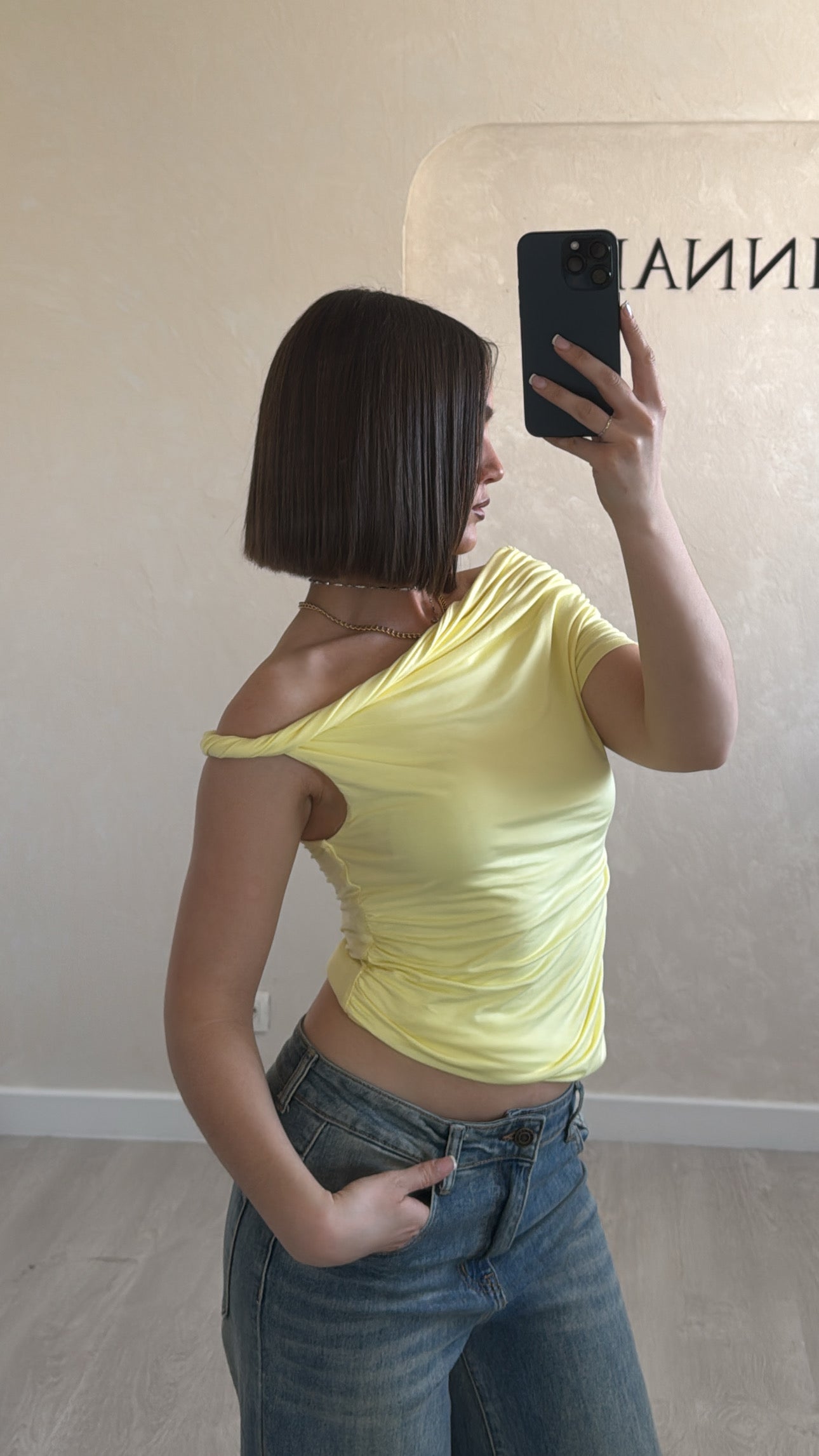 Top asymétrique jaune