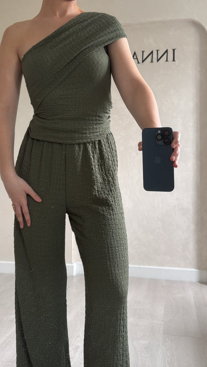 Ensemble asymétrique kaki