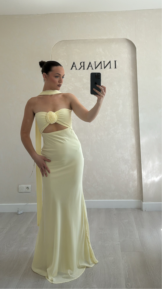 Robe jaune pastel
