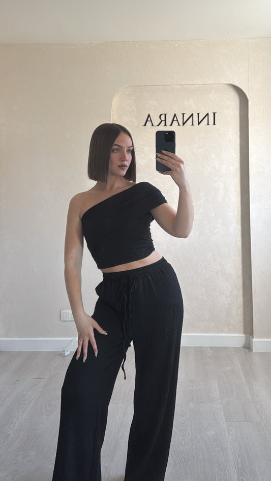 Ensemble asymétrique noir